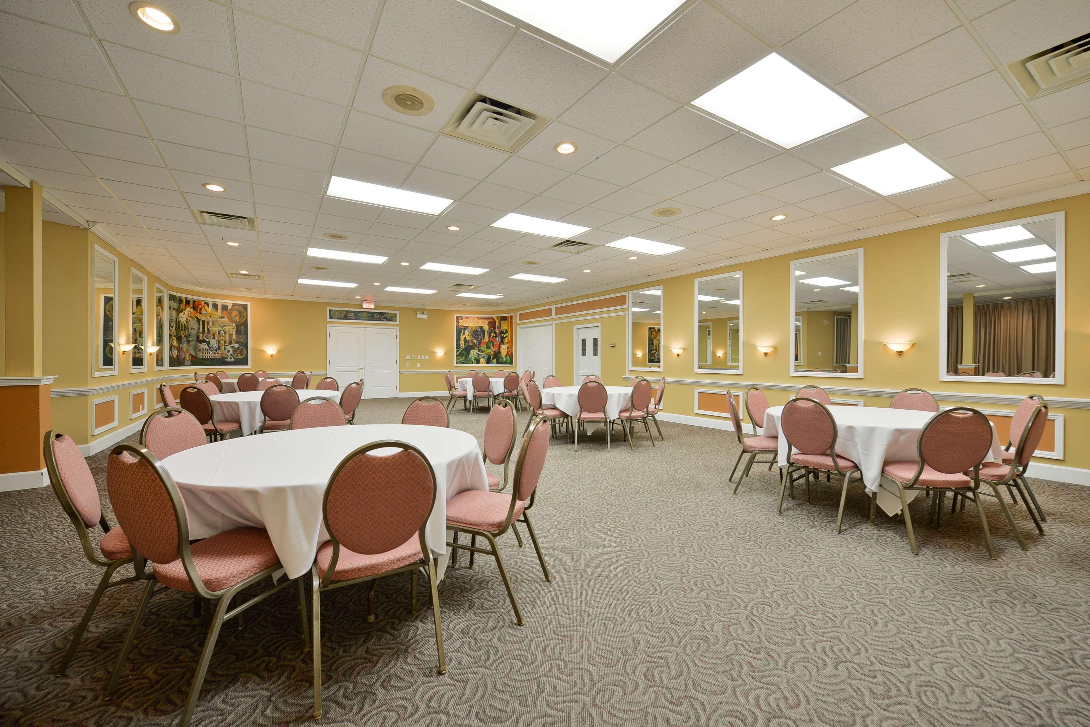 Best Western Green Bay Inn And Conference Center Bagian luar foto